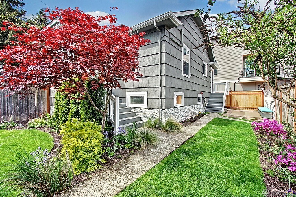 Property Photo:  108 NW 87th St  WA 98117 