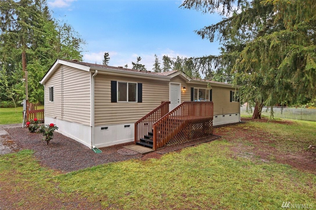 Property Photo:  5317 277th St Ct E  WA 98387 