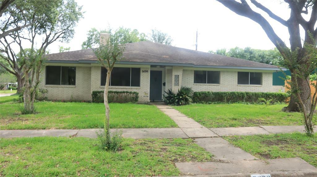 5626 Cheltenham Drive  Houston TX 77096 photo