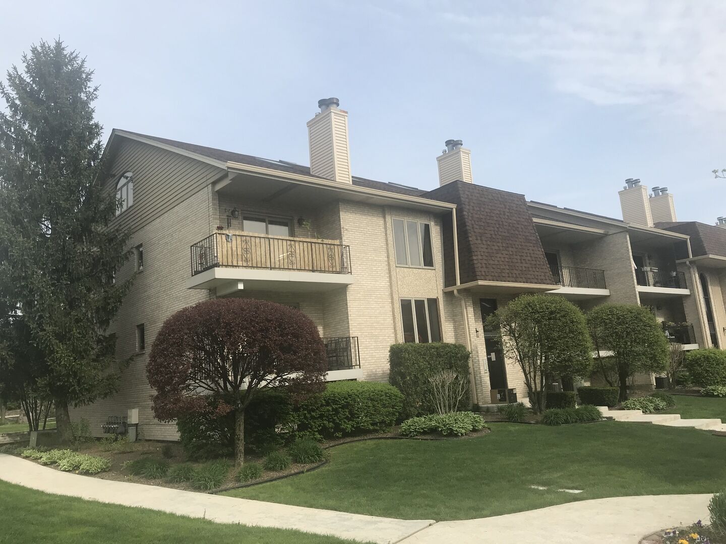 Property Photo: 9006 Del Prado Drive 2N IL 60465
