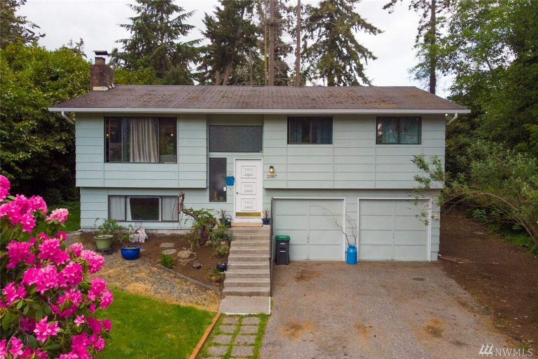 Property Photo:  2087 Crosswoods Cir  WA 98277 