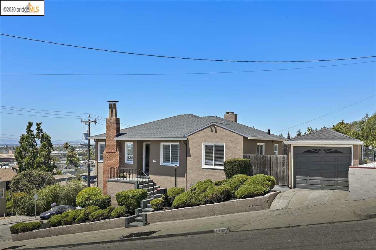Property Photo:  3001 75th Ave  CA 94605 