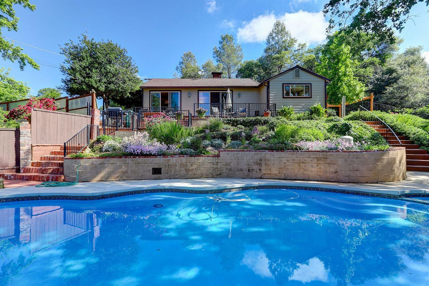 Property Photo: 10529 Oak Drive CA 95949
