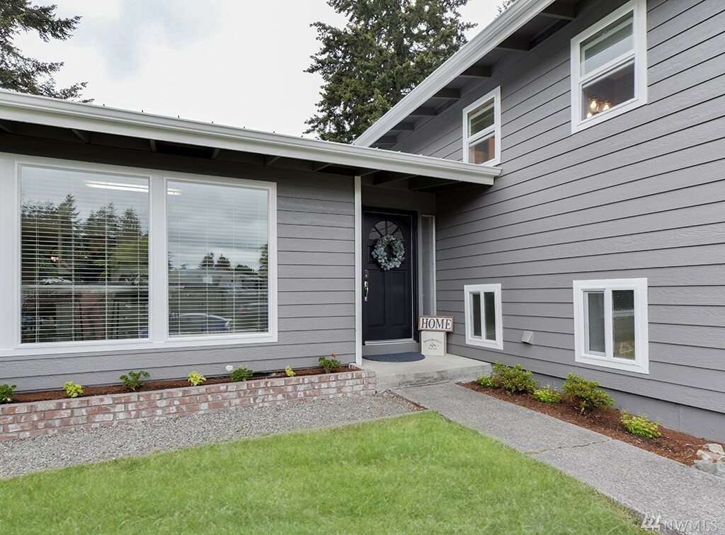 Property Photo: 1709 Whitman Ave NE WA 98059