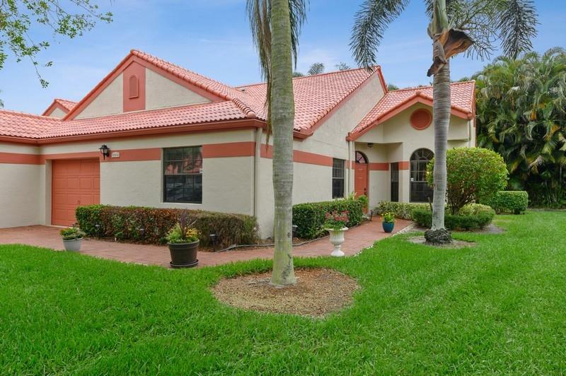 Property Photo:  7596 Lexington Club Boulevard B  FL 33446 