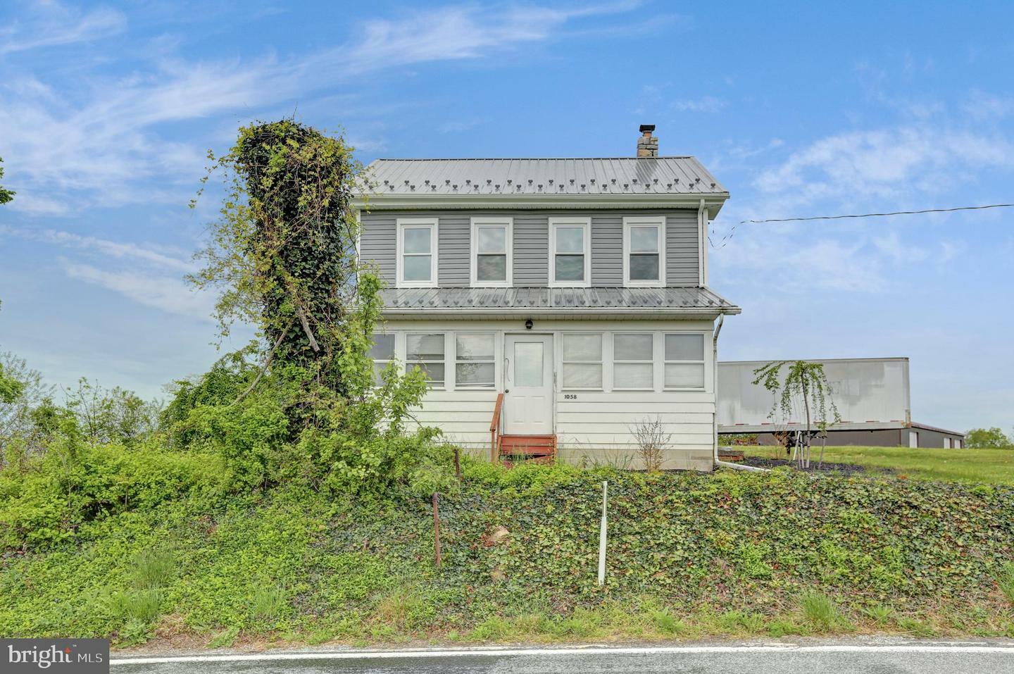 Property Photo:  1058 Mountain Road  PA 17372 