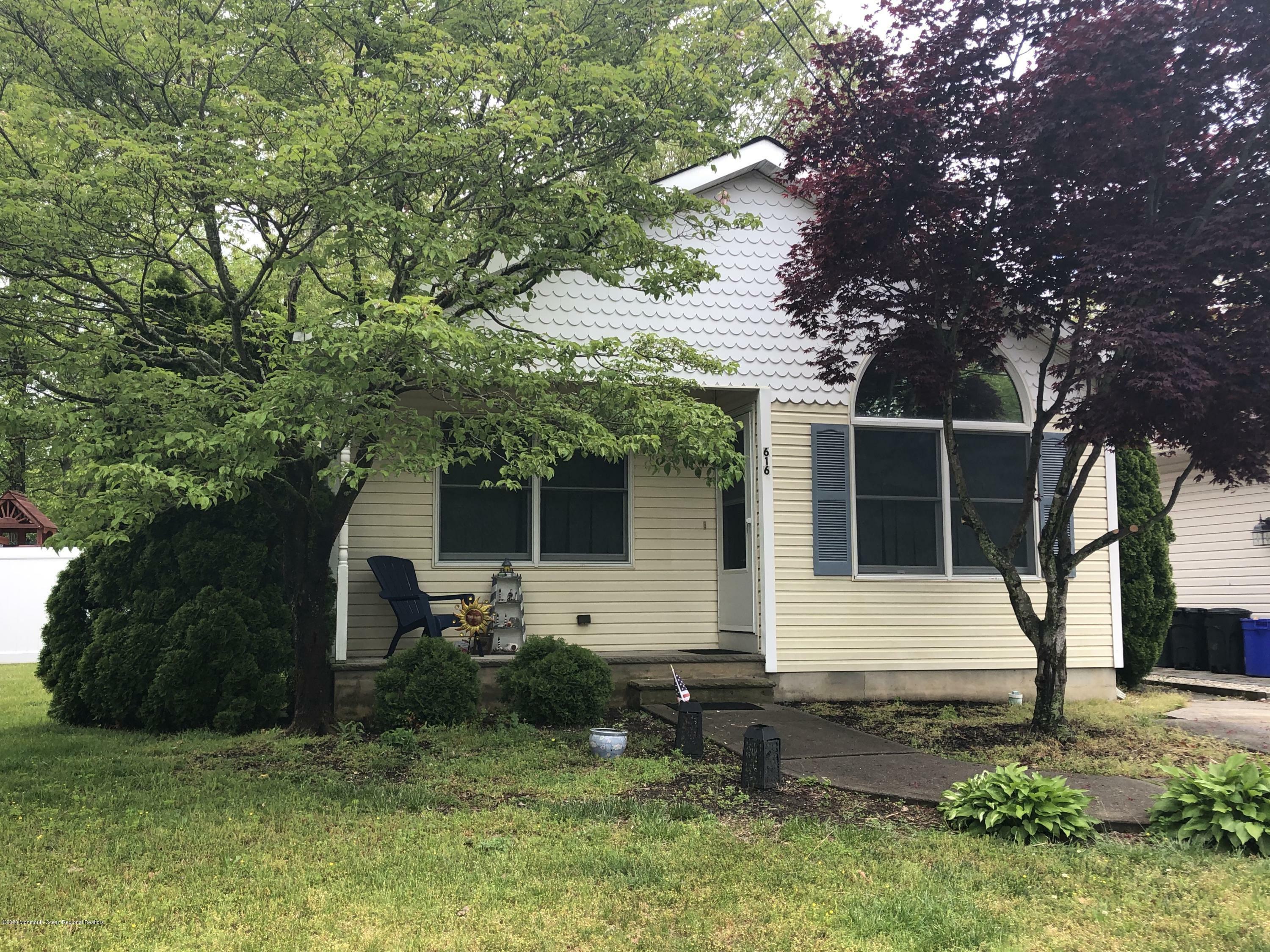 Property Photo:  616 Windsor Street  NJ 08731 