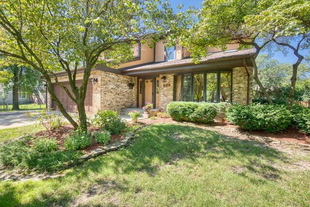 Property Photo: 1536 Seward Street IL 60193