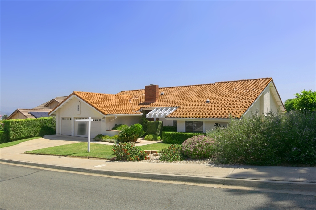 Property Photo:  1171 Loma Portal Dr  CA 92020 