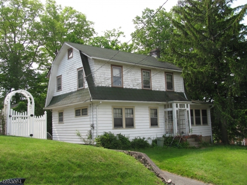 Property Photo:  1 Hillcrest Ter  NJ 07044 