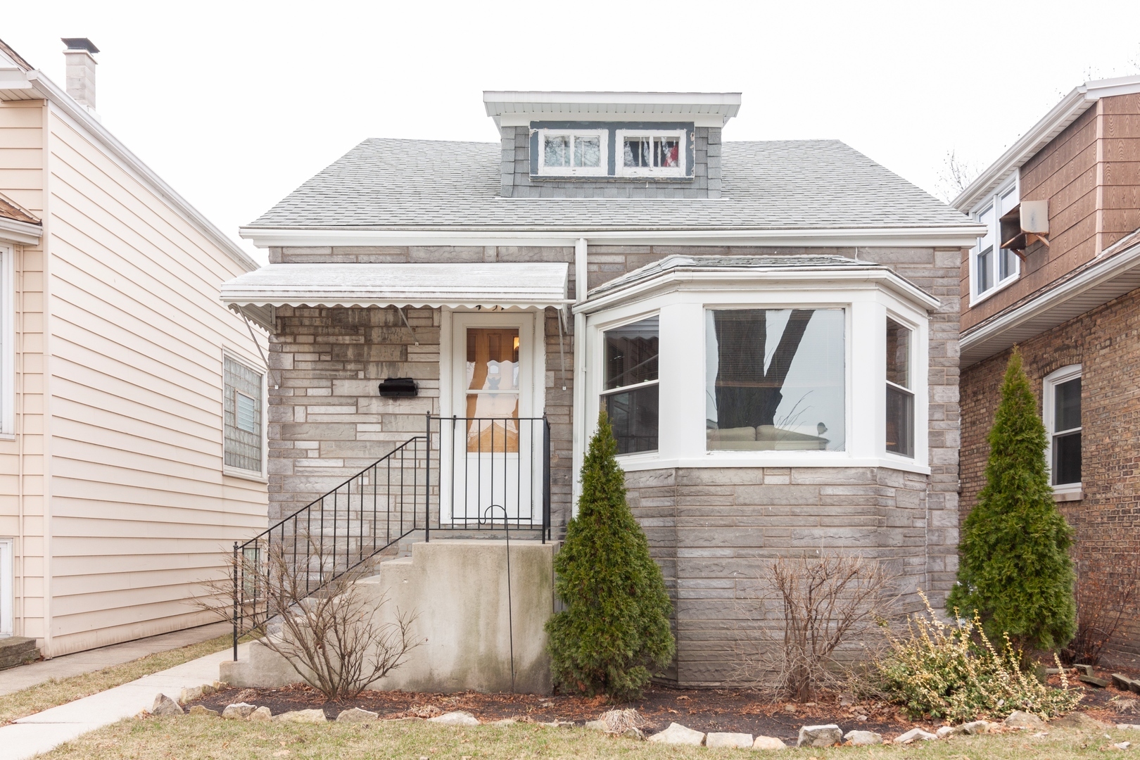 Property Photo:  4857 West Waveland Avenue  IL 60641 