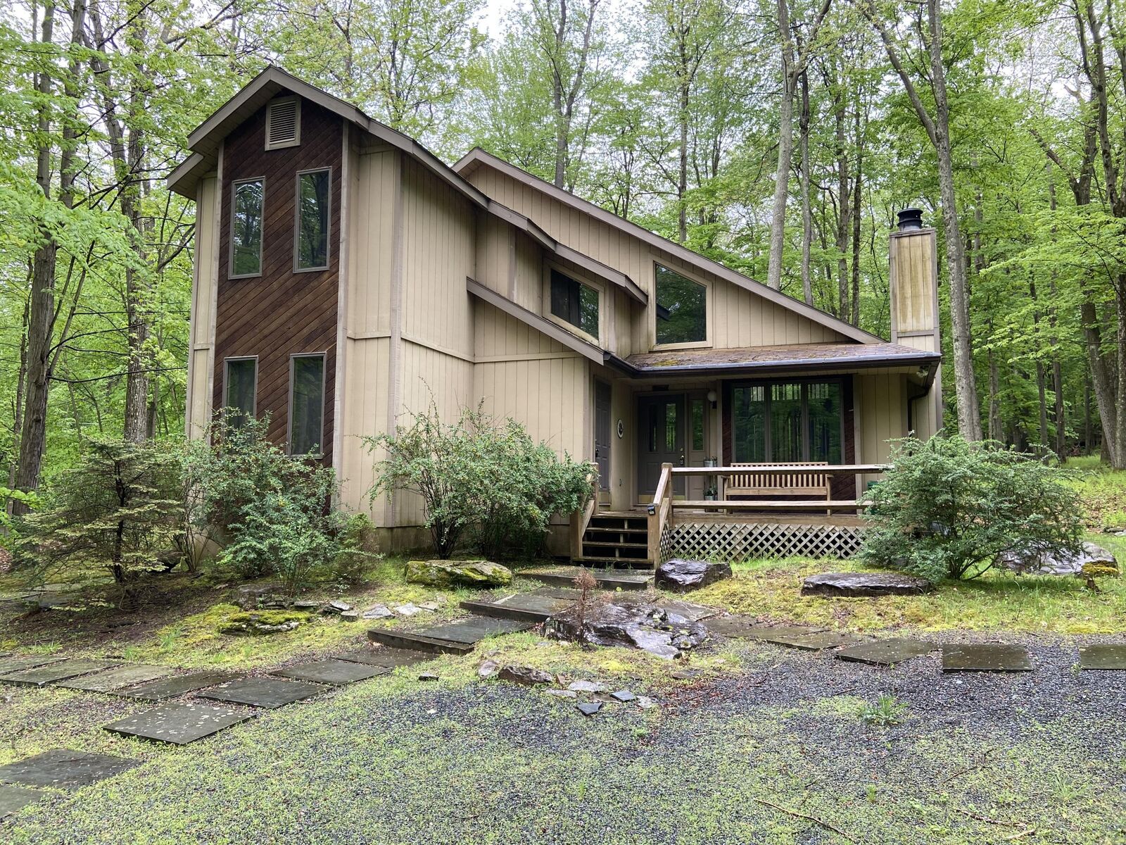 Property Photo: 2514 Hawk View Court PA 18347