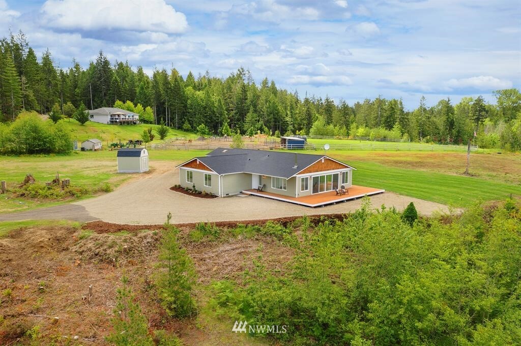 Property Photo:  18 Wayne Road W  WA 98380 