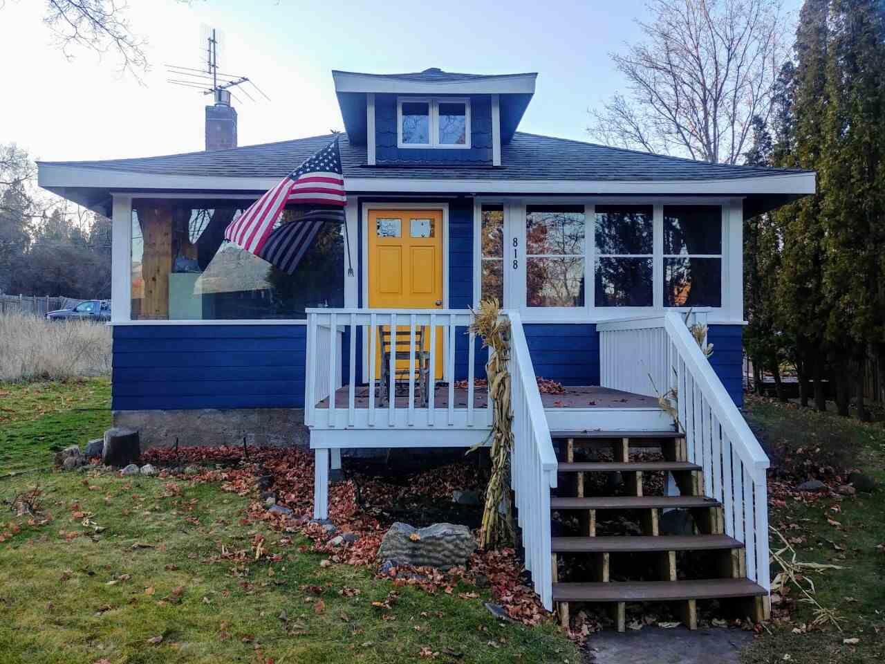 Property Photo: 818 S Wright Blvd WA 99019-9709