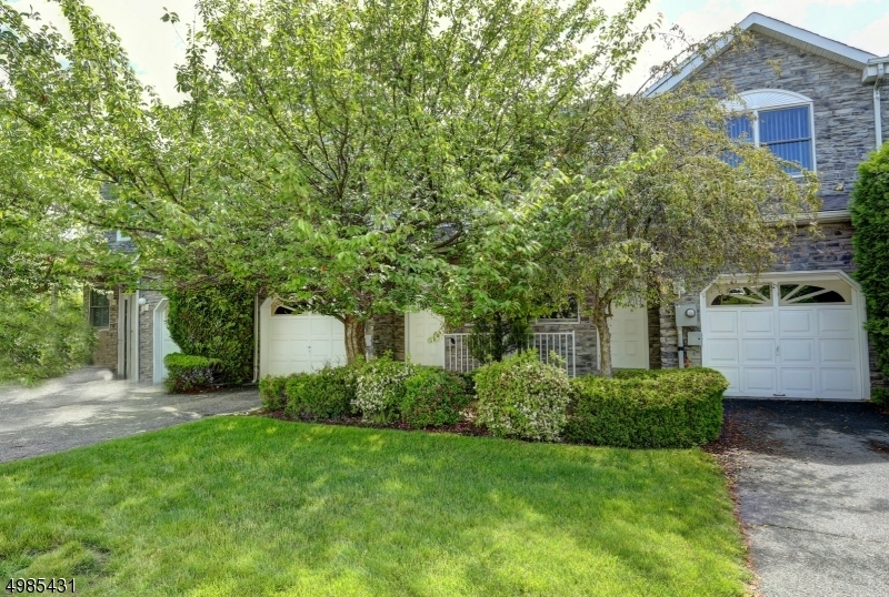 Property Photo:  11 Wiley Ct  NJ 07950 