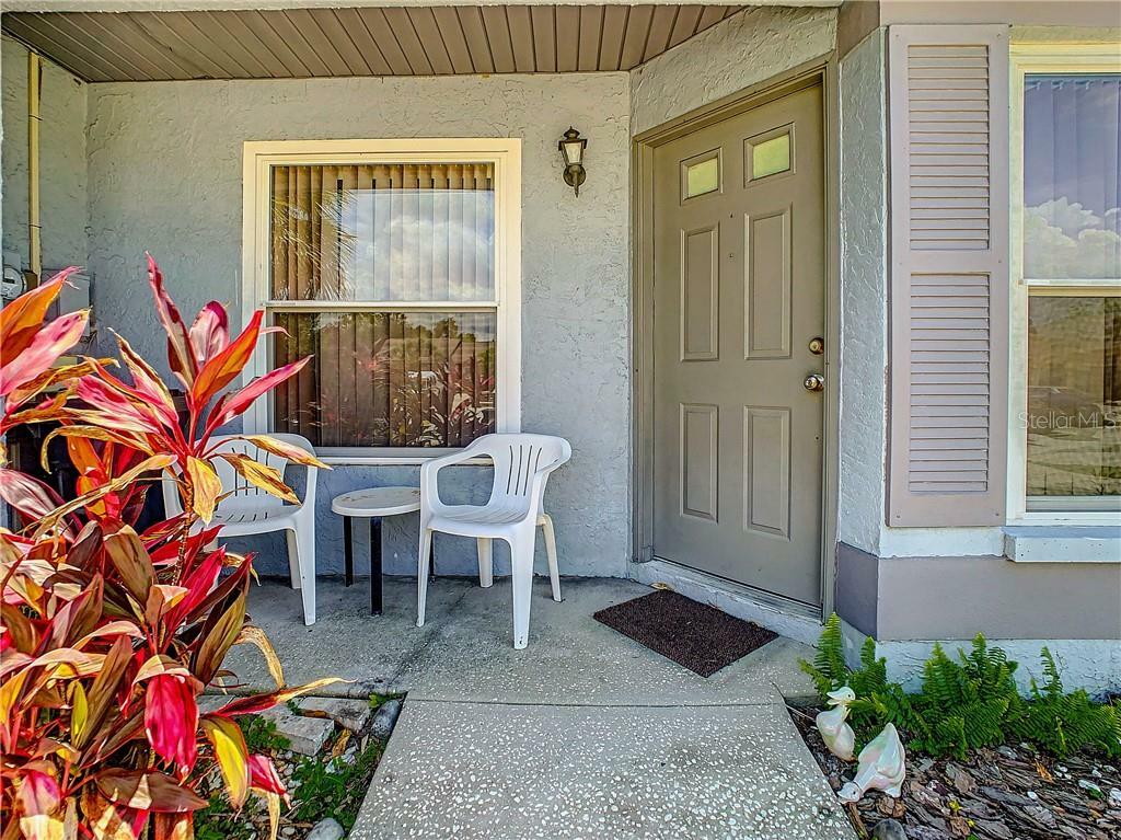 Property Photo:  942 Burlwood Street  FL 33511 