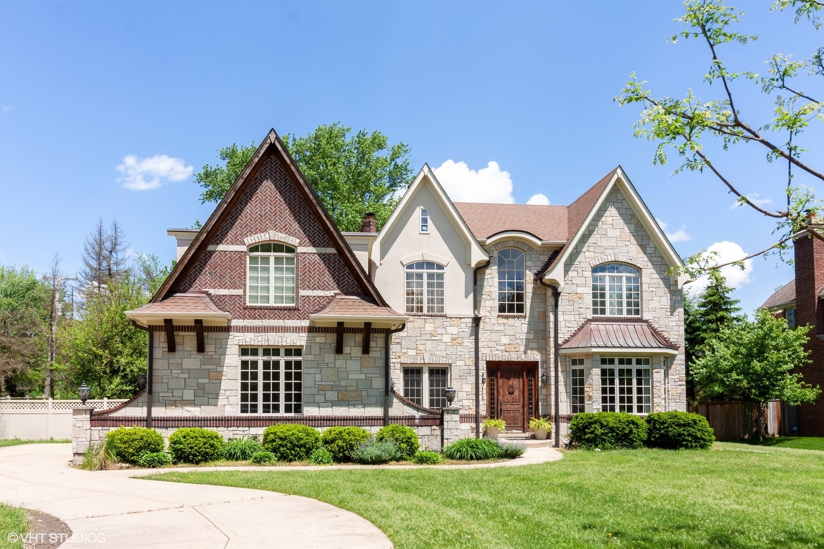 Property Photo: 540 Ahlstrand Road IL 60137