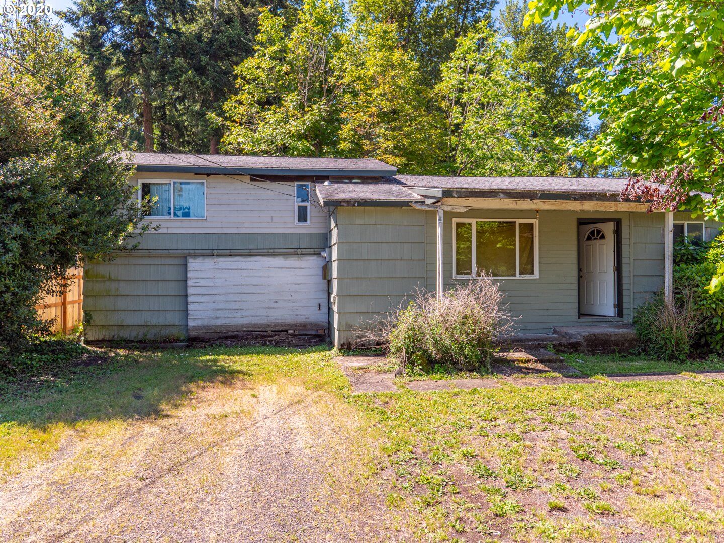 Property Photo:  704 Calapooia Ave  OR 97327 