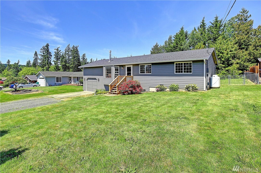 Property Photo:  311 Dunbar Lane  WA 98282 