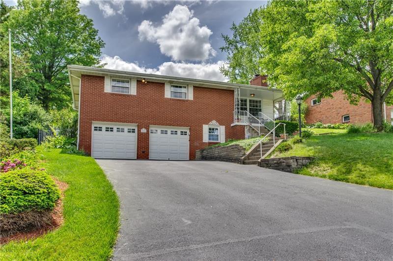Property Photo: 426 Wyndhurst PA 15108