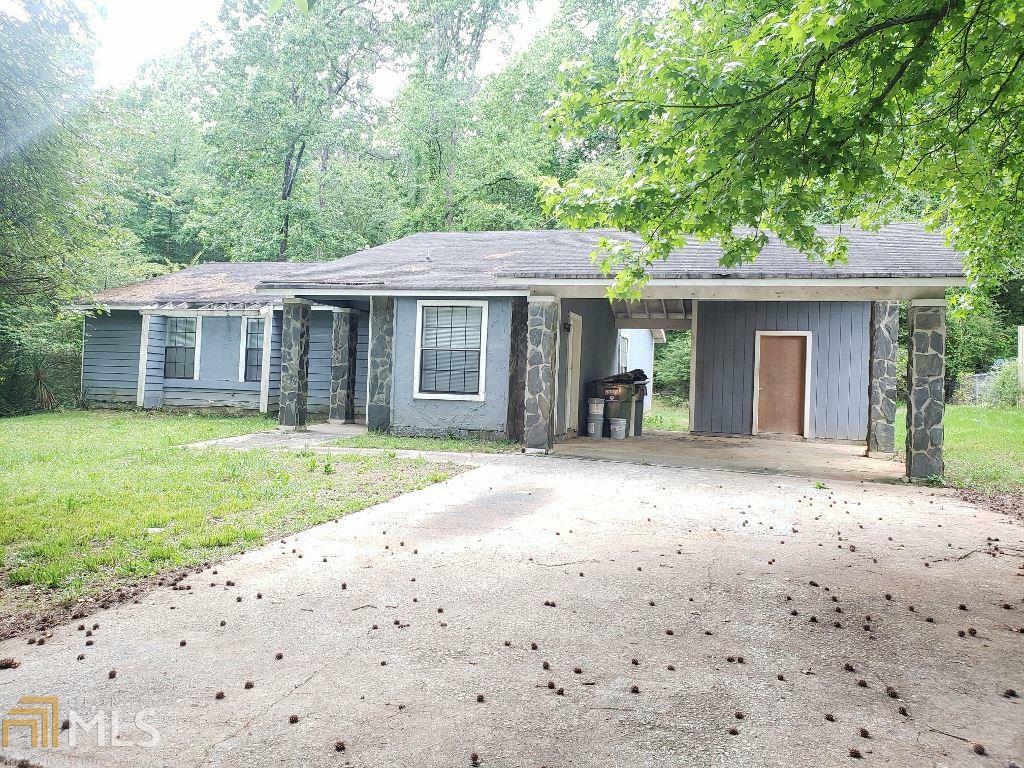 Property Photo: 420 Mary Erna Dr GA 30213
