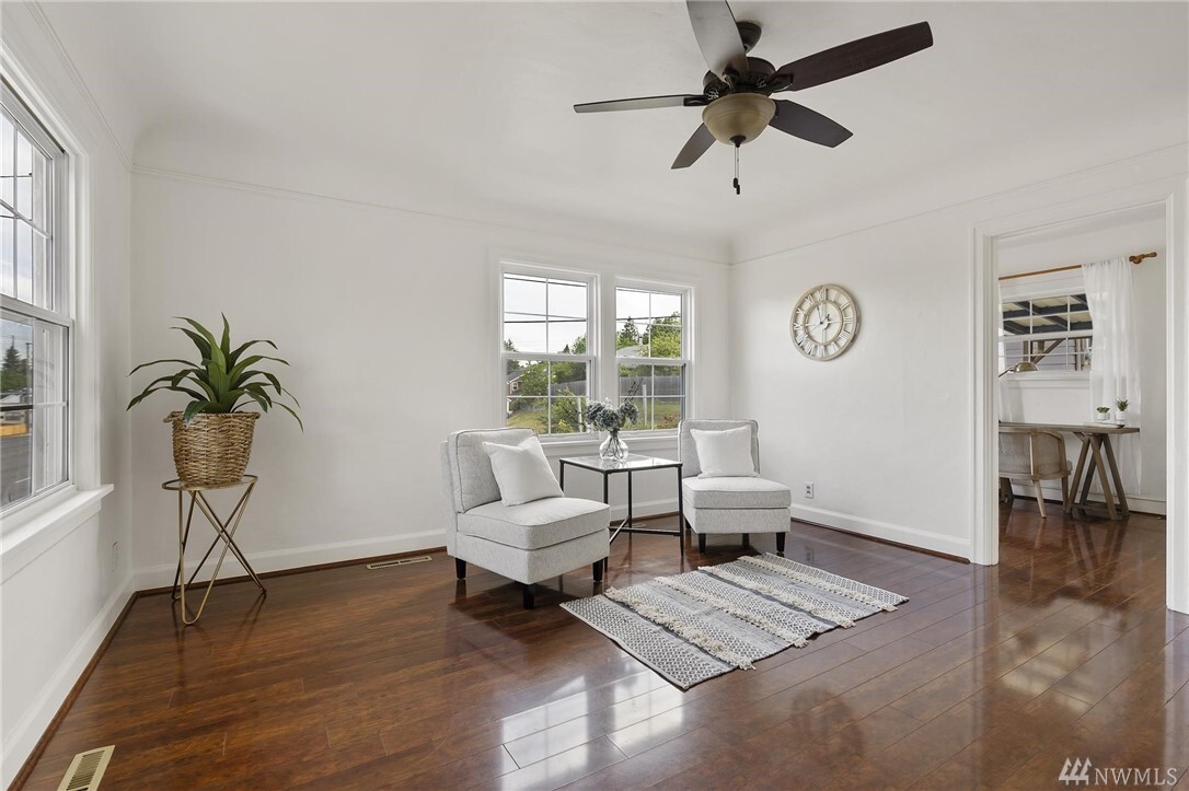 Property Photo: 1217 Warren Avenue WA 98337