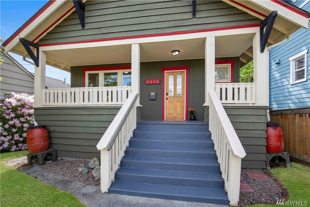 Property Photo:  8115 Fremont Ave N  WA 98103 