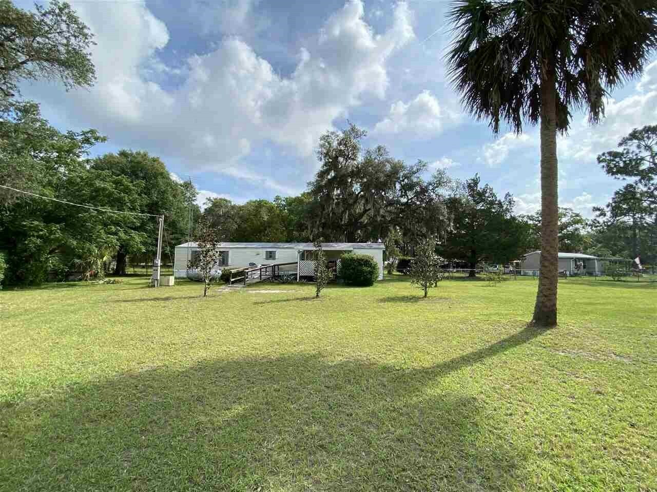 Property Photo:  108 Victory Ln  FL 32181 