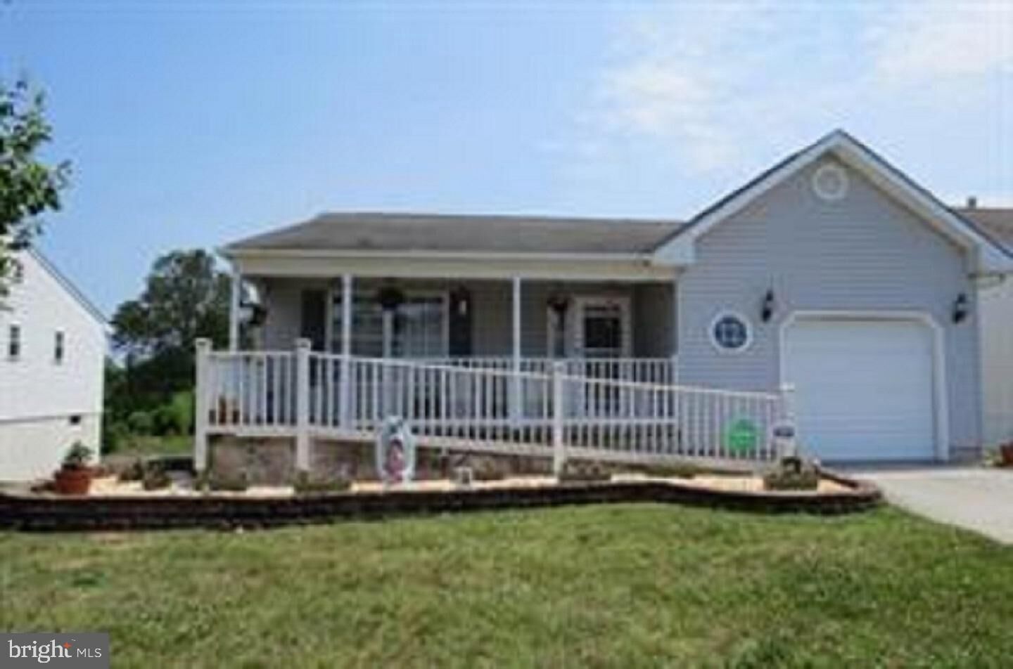 Property Photo:  113 Trellis Lane  NJ 08080 