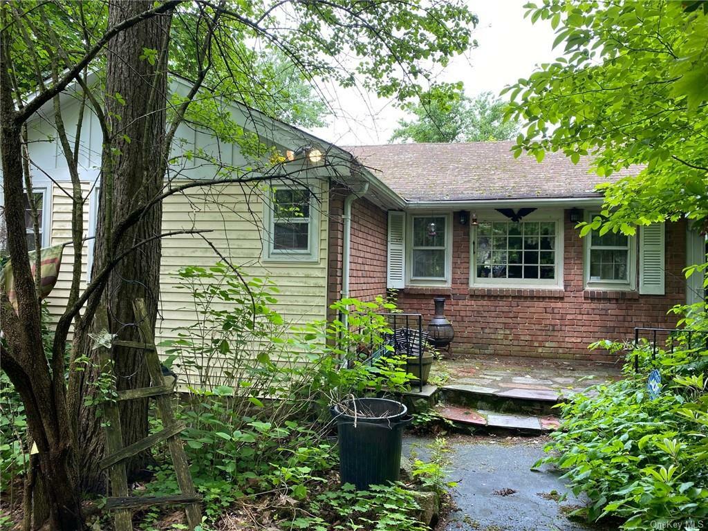 Property Photo:  27 Bluff Avenue  NY 10925 