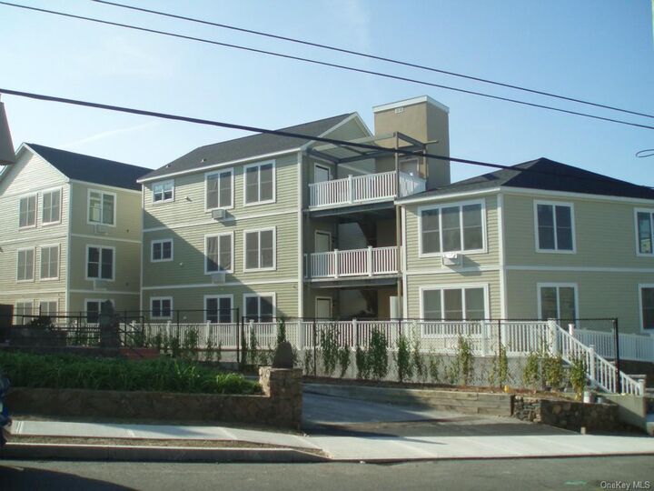 266 S Lexington 1  White Plains NY 10606 photo