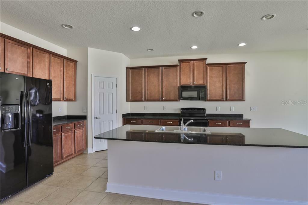 Property Photo:  2820 Shetland Ridge Drive  FL 33596 