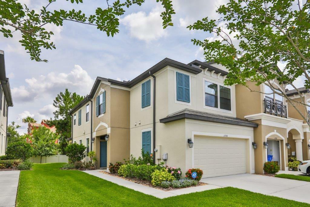 Property Photo:  11718 Crowned Sparrow Lane  FL 33626 