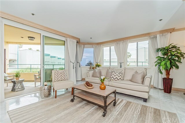 Property Photo: 510 The Village 101 CA 90277