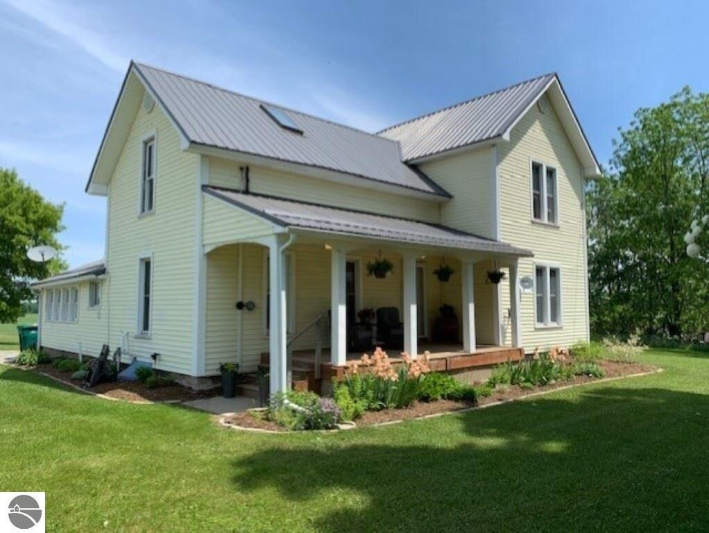 Property Photo:  5040 W Jefferson  MI 48801 