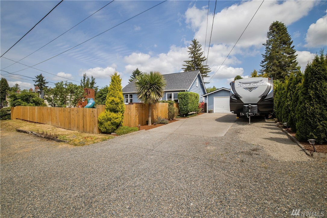 Property Photo:  2729 Mountain View Ave W  WA 98466 