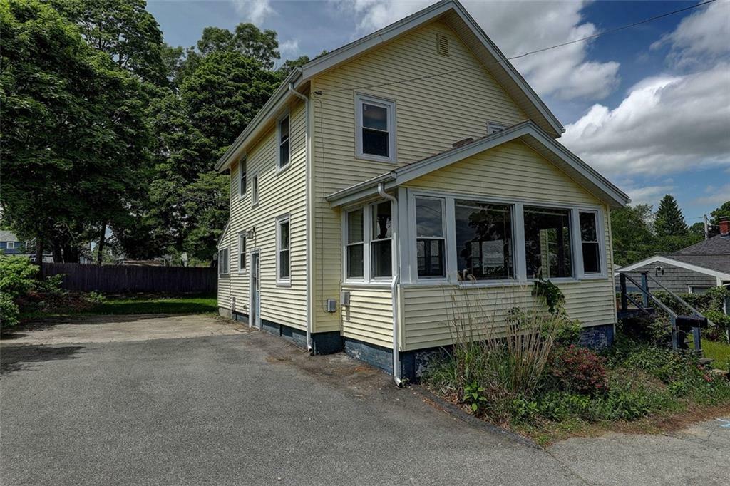 Property Photo:  11 Canonchet Lane  RI 02888 