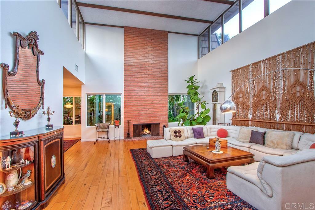 Property Photo: 3910 Avenida Brisa CA 92091