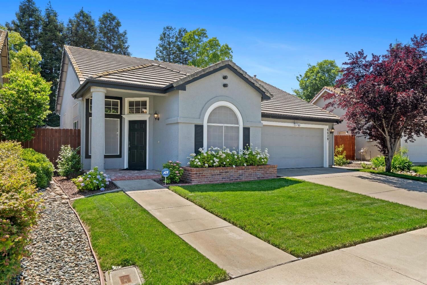 Property Photo: 6628 Romanzo Way CA 95758