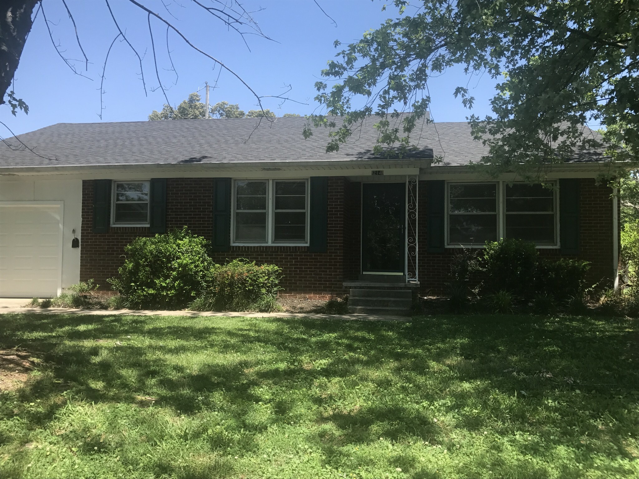 Property Photo:  214 Clayton St  TN 38464 