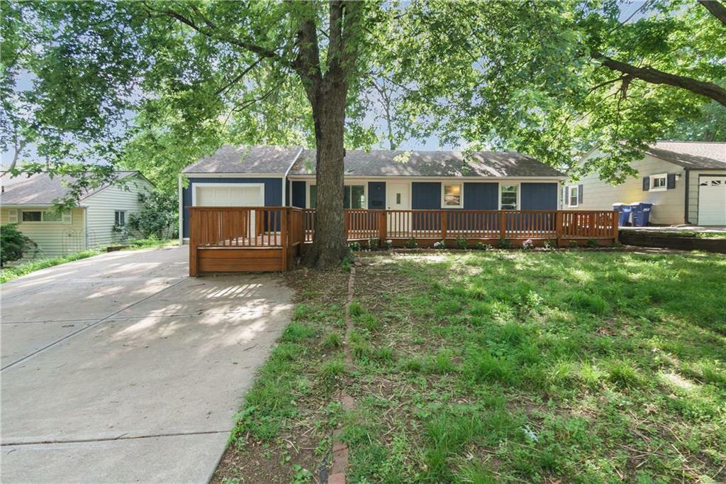 Property Photo:  6211 Glenwood Avenue  KS 66202 