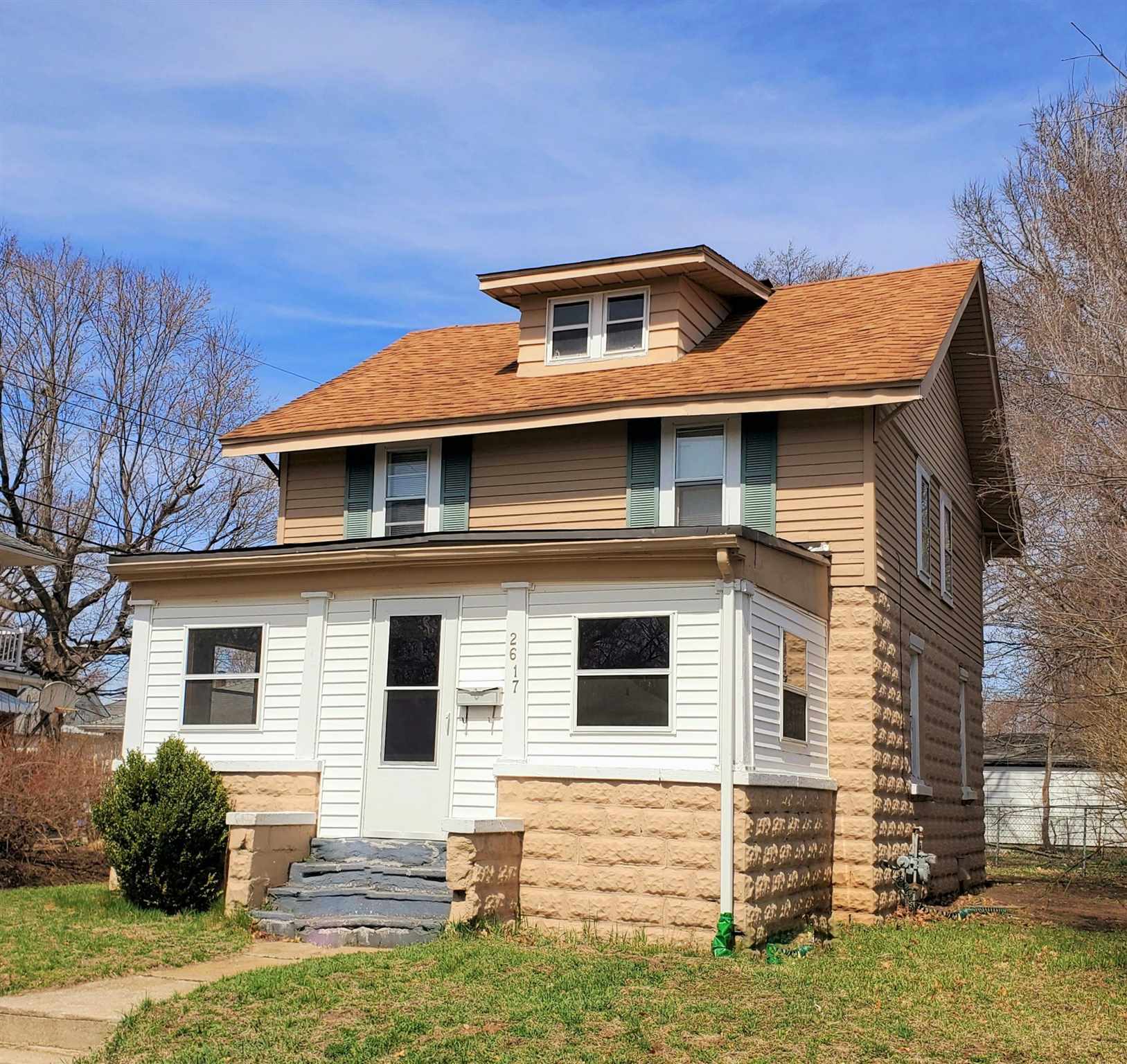 Property Photo:  2617 Pleasant Street  IN 46615-1739 