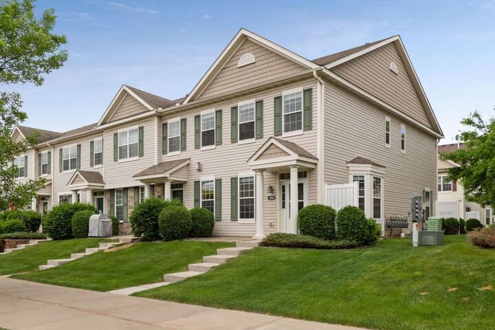 1986 Clover Ridge Drive  Chaska MN 55318 photo