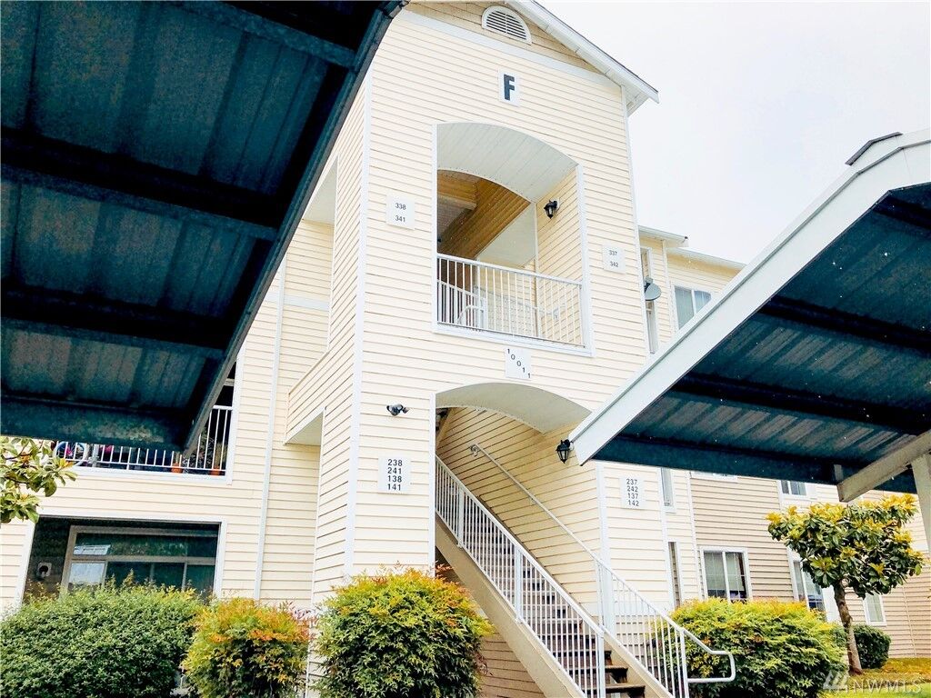 Property Photo:  10011  186th Street E 342  WA 98375 