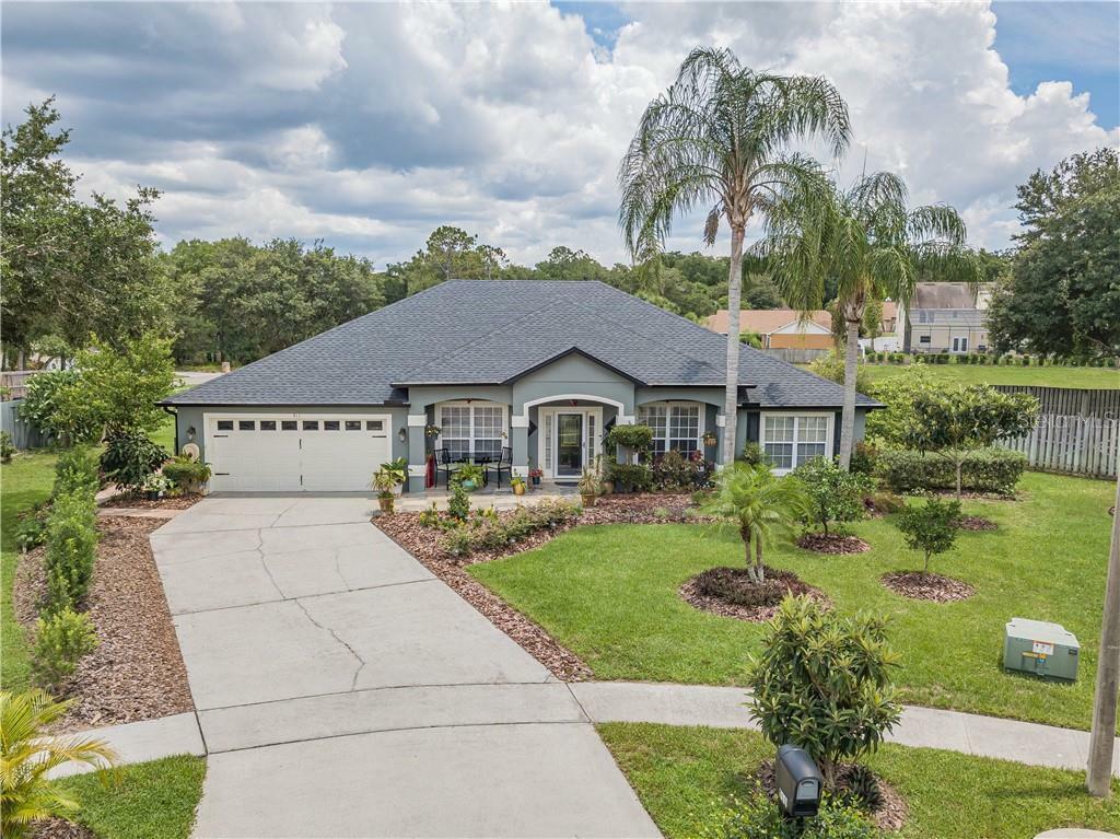 Property Photo:  911 Oasis Court  FL 32712 