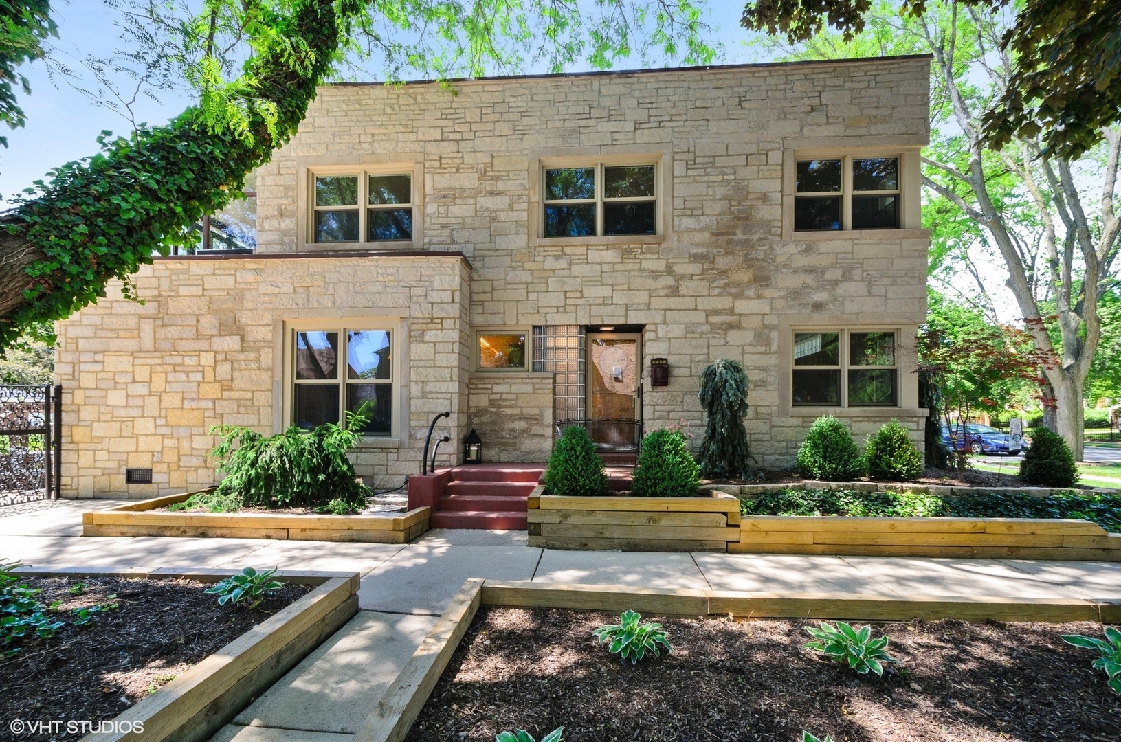 Property Photo:  6456 North Minnehaha Avenue  IL 60646 