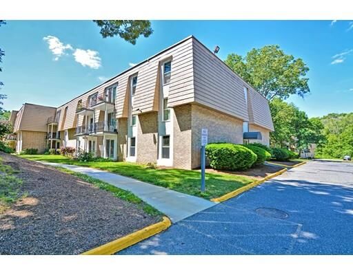 Property Photo:  18 Shadowbrook Lane 20  MA 01757 