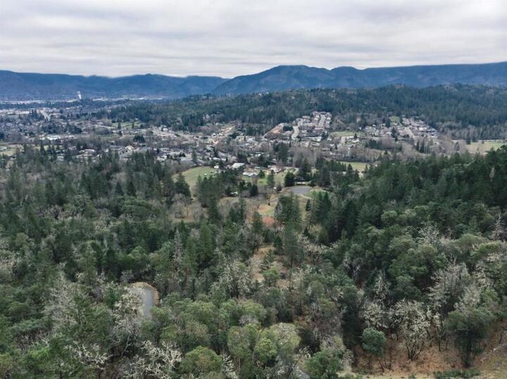 538 View Top Drive  Grants Pass OR 97527 photo