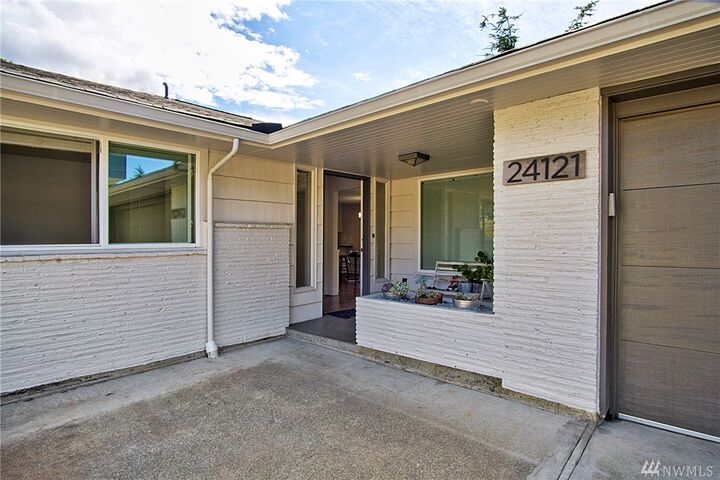 Property Photo:  24121  9th Court S  WA 98198 