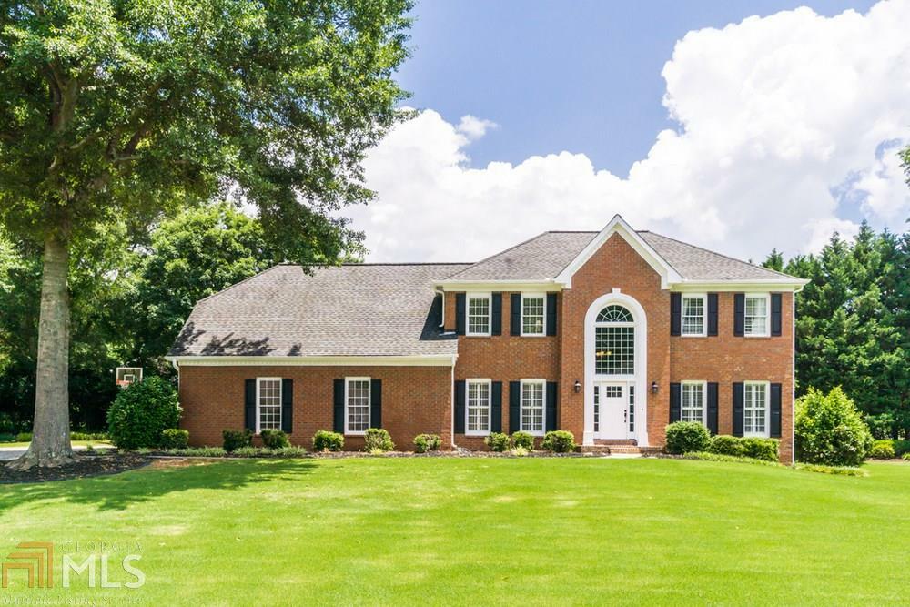 Property Photo: 245 Walton Meadow Ln GA 30075